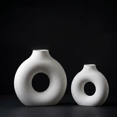 Bình hoa dạng vòng (Ring Vase) độc đáo