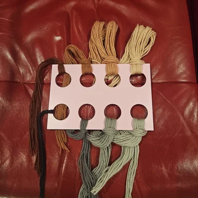 Bảng Sắp Xếp Len Và Chỉ Thêu Tiện Lợi - Thiết Kế 3D Thông Minh