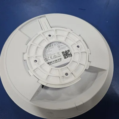 Đế gắn UniFi (UniFi Mount Plane)