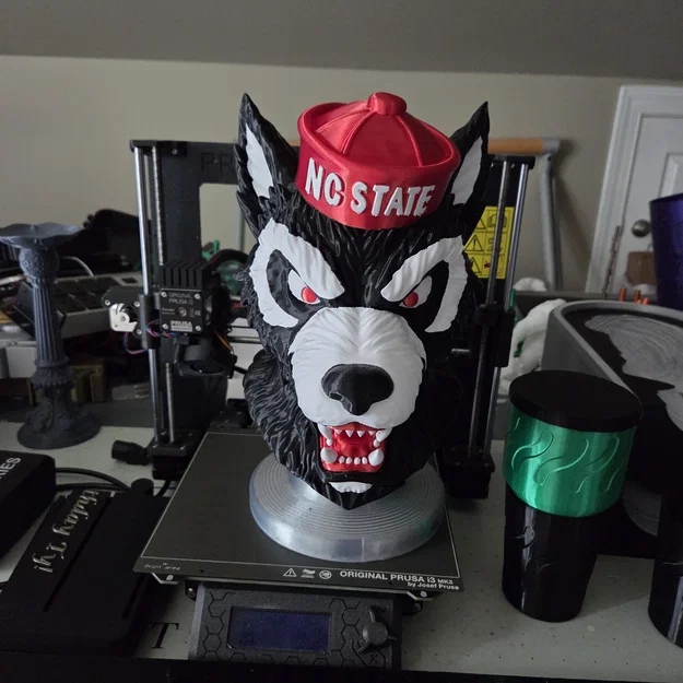 Mô hình tượng linh vật NC State Tuffy - Image 1