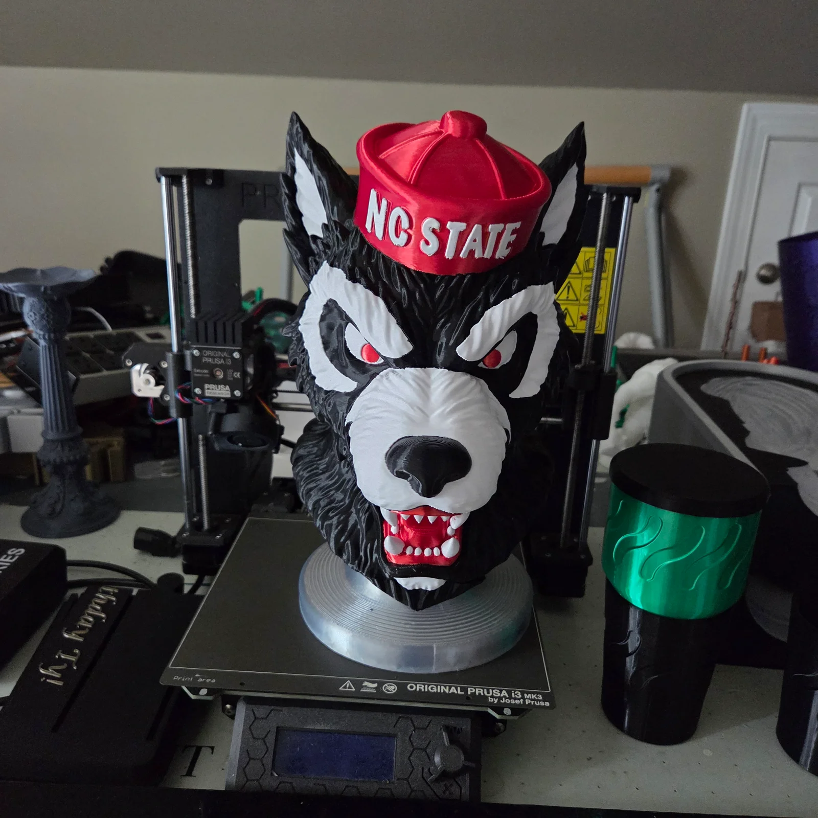 Mô hình tượng linh vật NC State Tuffy 1