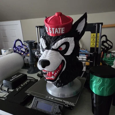 Mô hình tượng linh vật NC State Tuffy