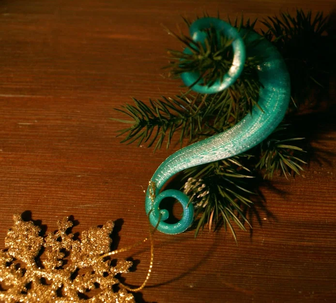 Móc Treo Trang Trí Hình Xoắn Ốc (Spiral Ornament Hanger) - Image 1