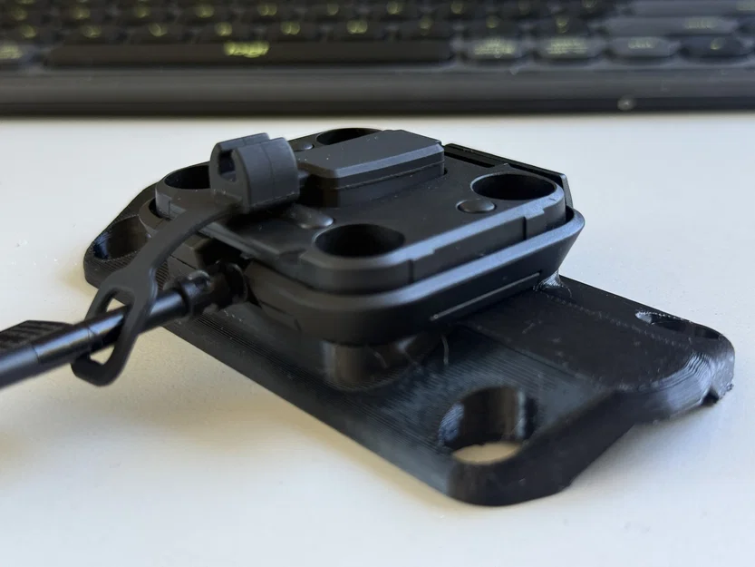 Ngàm gắn Garmin Zumo trên kẹp ghi-đông xe mô tô - Image 1