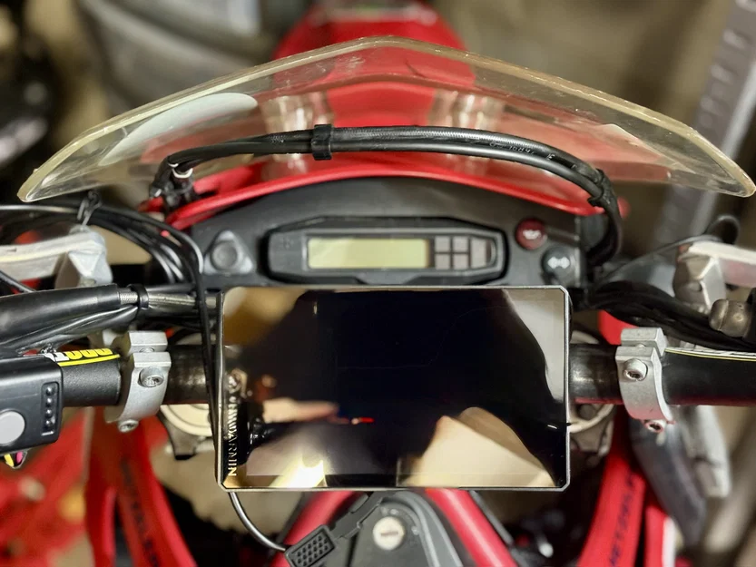 Ngàm gắn Garmin Zumo trên kẹp ghi-đông xe mô tô - Image 4