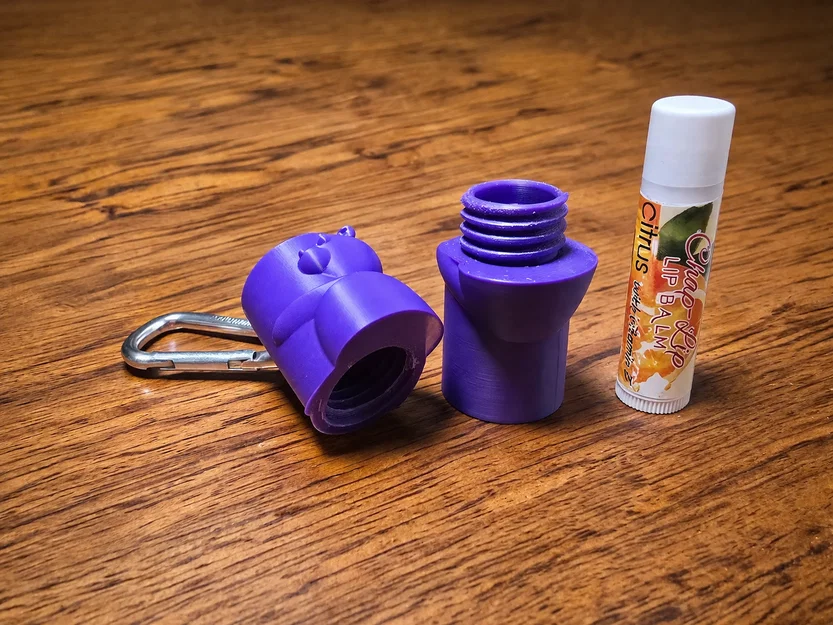 Móc khóa Gấu Teddy ôm son dưỡng môi - Image 3