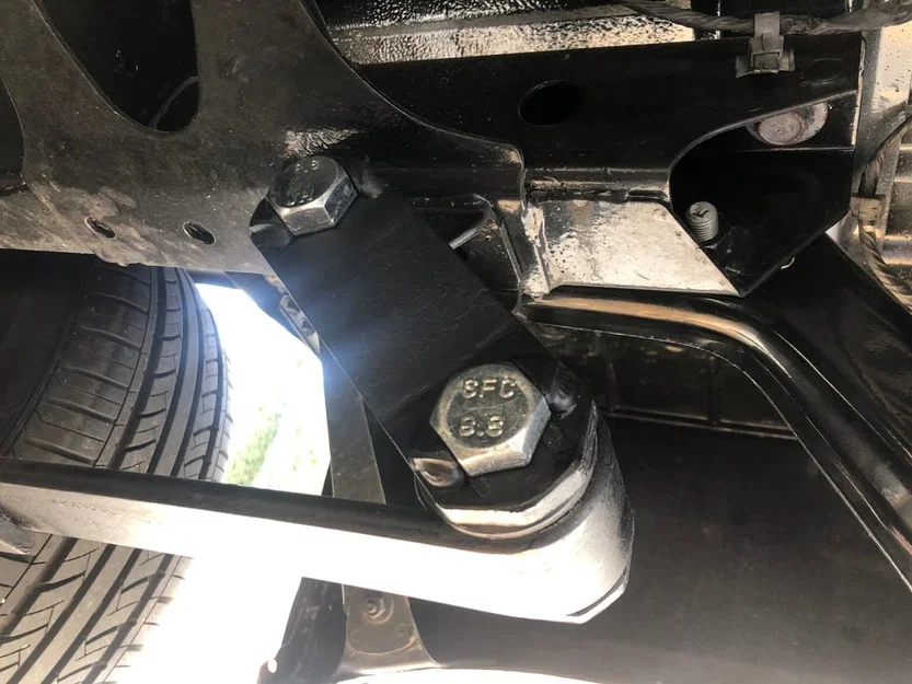 Nhíp xe Leaf Spring Shackle, Kiểu Nén - Image 2