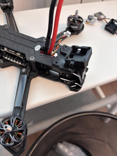 Ngàm gắn GPS phía trước cho Vapor D5 - Image 1