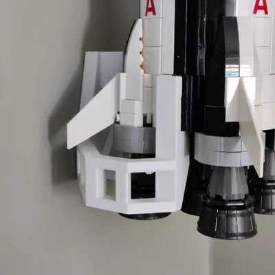 Giá treo tường cho Lego Saturn V