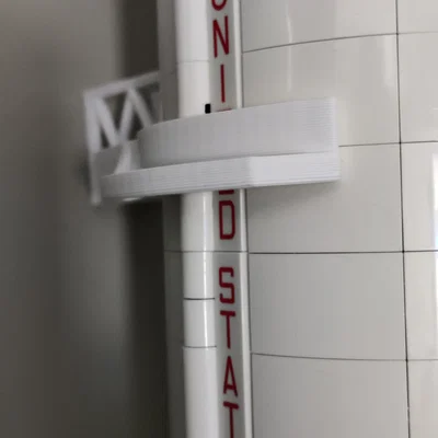 Giá treo tường cho Lego Saturn V