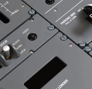 Mô hình ốc vít giả cho bảng điều khiển pedestal - Image 3