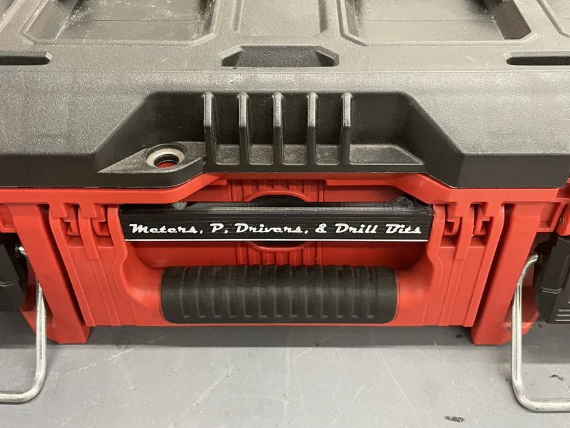 Nhãn tên tay cầm tùy chỉnh cho thùng Milwaukee PACKOUT 48-22-8424 - Image 1