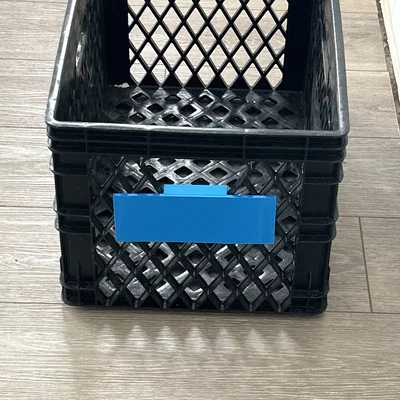 Bảng tên kẹp thùng nhựa tiện lợi (Milk Crate Label) cho xưởng và gara
