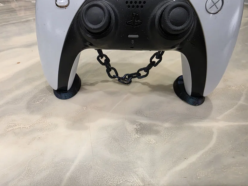 Giá đỡ tay cầm PS5 với phong cách dây xích cực chất - Image 2