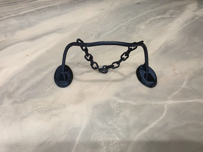 Giá đỡ tay cầm PS5 với phong cách dây xích cực chất - Image 3