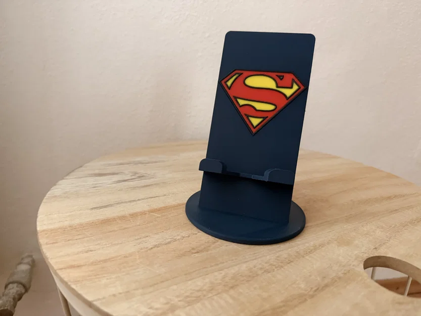Đế giữ điện thoại Superman - Image 1