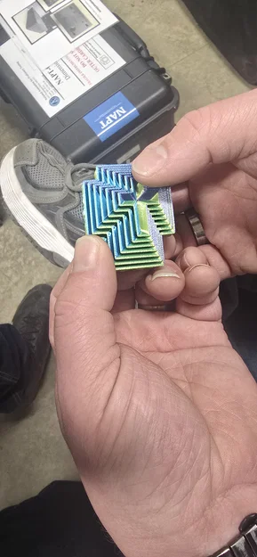 Cross Fidget - Đồ chơi xả stress hình thánh giá độc đáo - Image 3