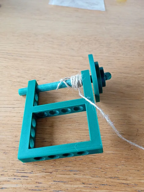 Con quay đồ chơi chạy bằng dây - Image 2