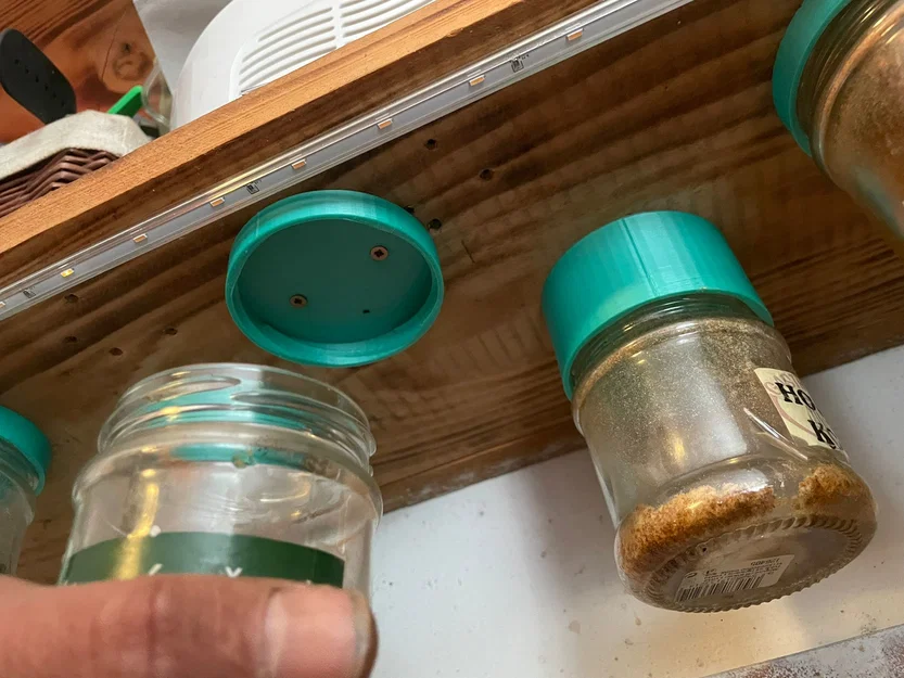 Giá treo hũ gia vị 3D dưới kệ bếp tiết kiệm không gian - Image 4