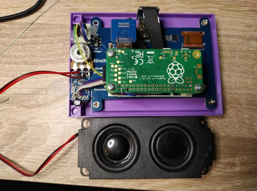 Tivi Simpsons để bàn 4 inch (Bản cải tiến) - Image 3