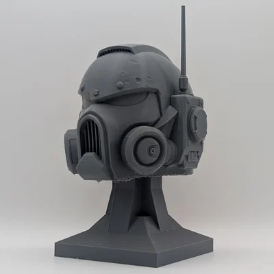 Mô hình trưng bày mũ chiến binh Infiltrator từ Warhammer 40K