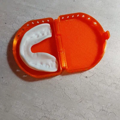 Hộp đựng hàm bảo vệ (mouth guard)