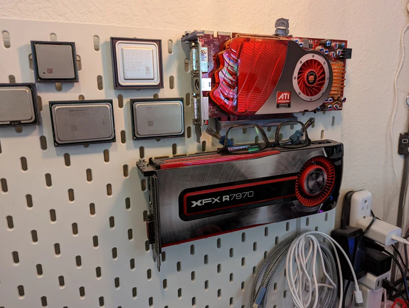 Ngàm treo GPU lên bảng Skadis - Image 1