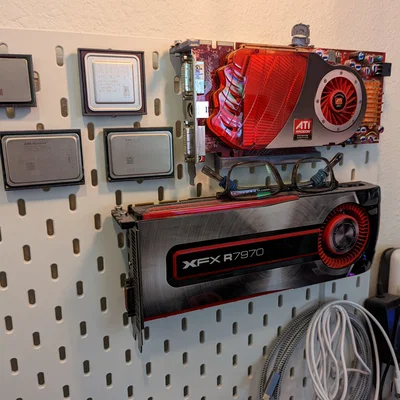 Ngàm treo GPU lên bảng Skadis
