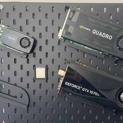 Giá treo GPU lên bảng Skadis