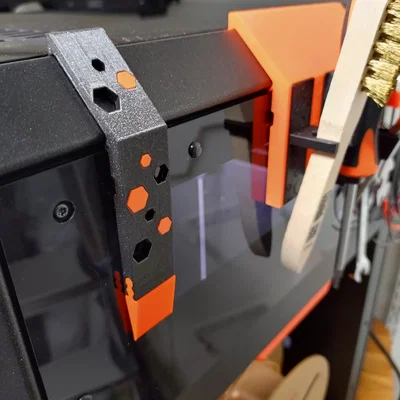 Just Hanging There – Dụng cụ cạo bàn in cho Prusa Core One/+