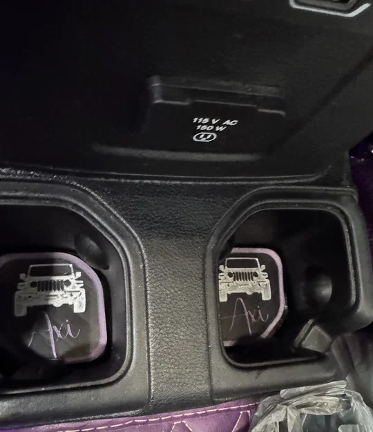 Bộ khay lót cốc cho hàng ghế sau xe Jeep Wrangler JL - Image 3