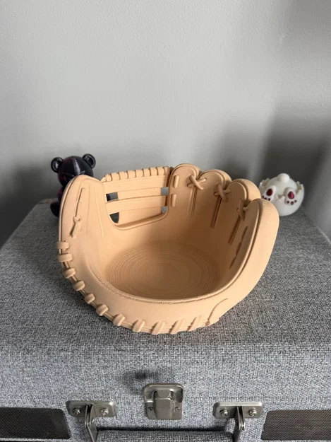 Khay Đựng Đồ Hình Găng Tay Bóng Chày (Baseball Glove Catchall Bowl) - Image 2