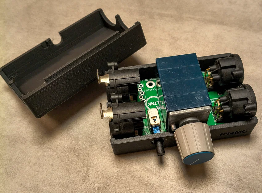 Vỏ hộp thiết bị điều khiển âm thanh thụ động P14MC (Passive Monitor Controller) - Image 1