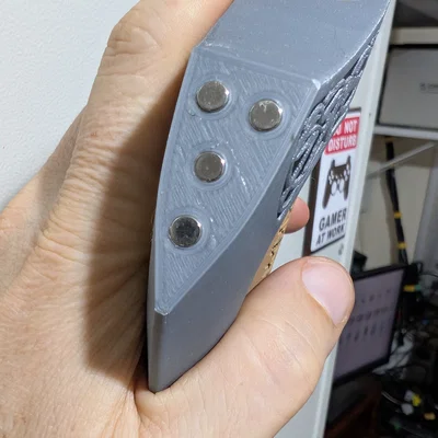 Nam châm hình chiếc rìu Axe Magnet trang trí cực chất