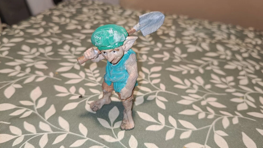 Mô hình yêu tinh vác xẻng (Goblin with a shovel) - Image 3