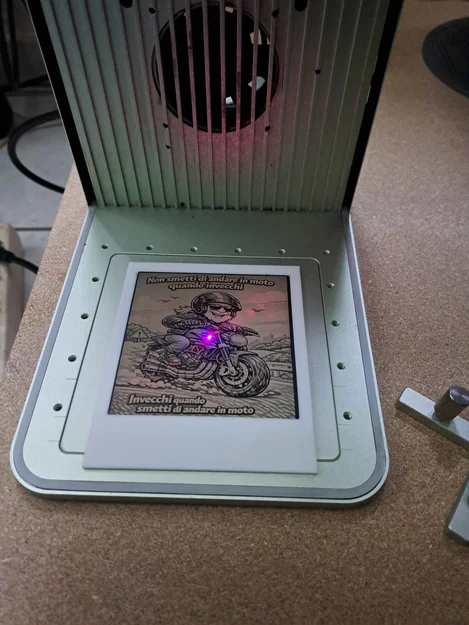 Khung ảnh kiểu Polaroid – Tùy chọn khắc Laser hoặc trưng bày ảnh (Bề mặt siêu mịn) - Image 4