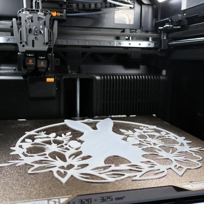 Tranh treo tường, trang trí cửa sổ hình chú thỏ Phục Sinh và hoa