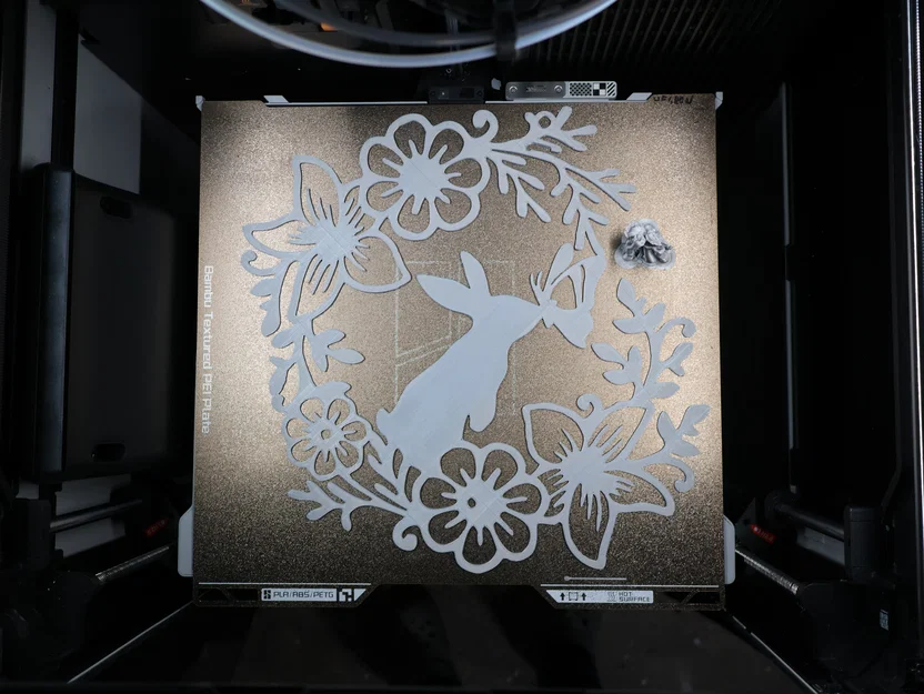 Tranh treo tường/cửa sổ hình thỏ Phục sinh kèm hoa và bướm - Image 4