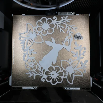 Tranh treo tường/cửa sổ hình thỏ Phục sinh kèm hoa và bướm