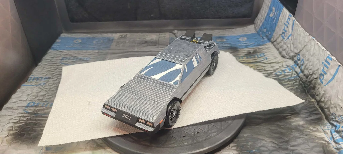 Thân xe DeLorean cho giải đua Pinewood Derby - Image 1