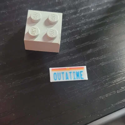 Thân xe DeLorean cho giải đua Pinewood Derby