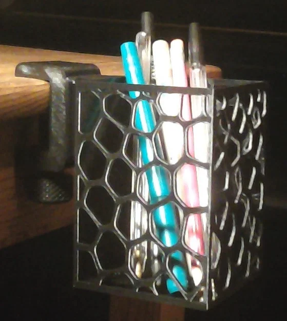 Giá đỡ bút kẹp bàn thiết kế thông minh - Phụ kiện in 3D tiện lợi - Image 1