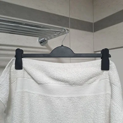 Kẹp nhựa thay thế cho móc treo quần áo - Giải pháp 3D tiết kiệm