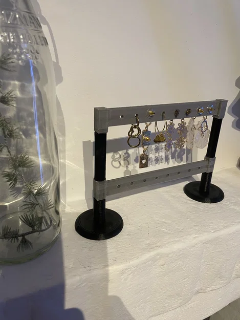 Giá treo bông tai in 3D đơn giản, gọn gàng cho bàn trang điểm - Image 1