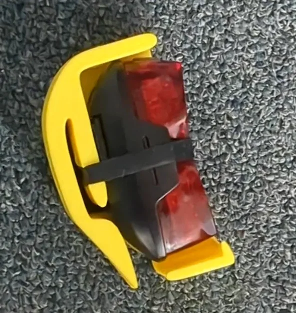 Kẹp gắn đèn hậu xe đạp thông minh - In 3D nhanh chóng và bền bỉ - Image 1