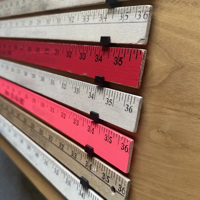 Giá treo và sắp xếp thước Yardstick