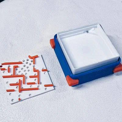 Mê cung nghiêng sử dụng bi sắt (Ball Bearing Tilt Maze)