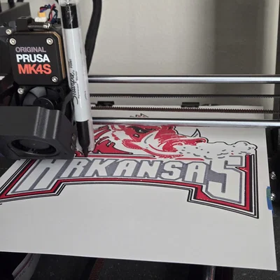Vẽ logo Arkansas Razorback bằng máy in 3D và Sharpie