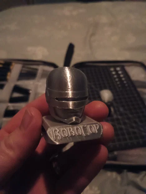 Tượng bán thân RoboCop kèm đế - Image 4