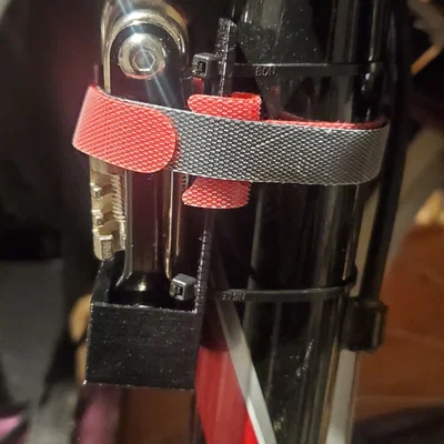 Giá đỡ dụng cụ đa năng (Multitool) gắn khung xe đạp in 3D